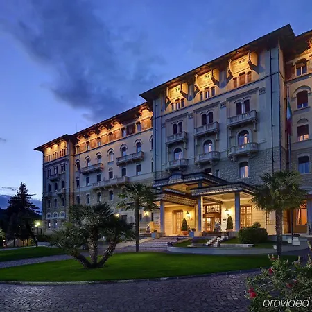 Grand Palazzo Della Fonte ホテル