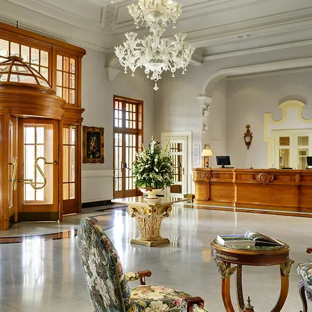 Hotel Grand Palazzo Della Fonte 5*